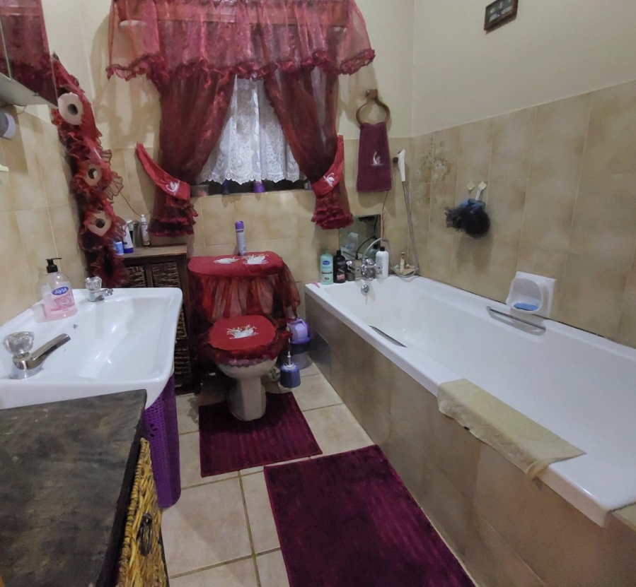 4 Bedroom Property for Sale in Elandsrand North West